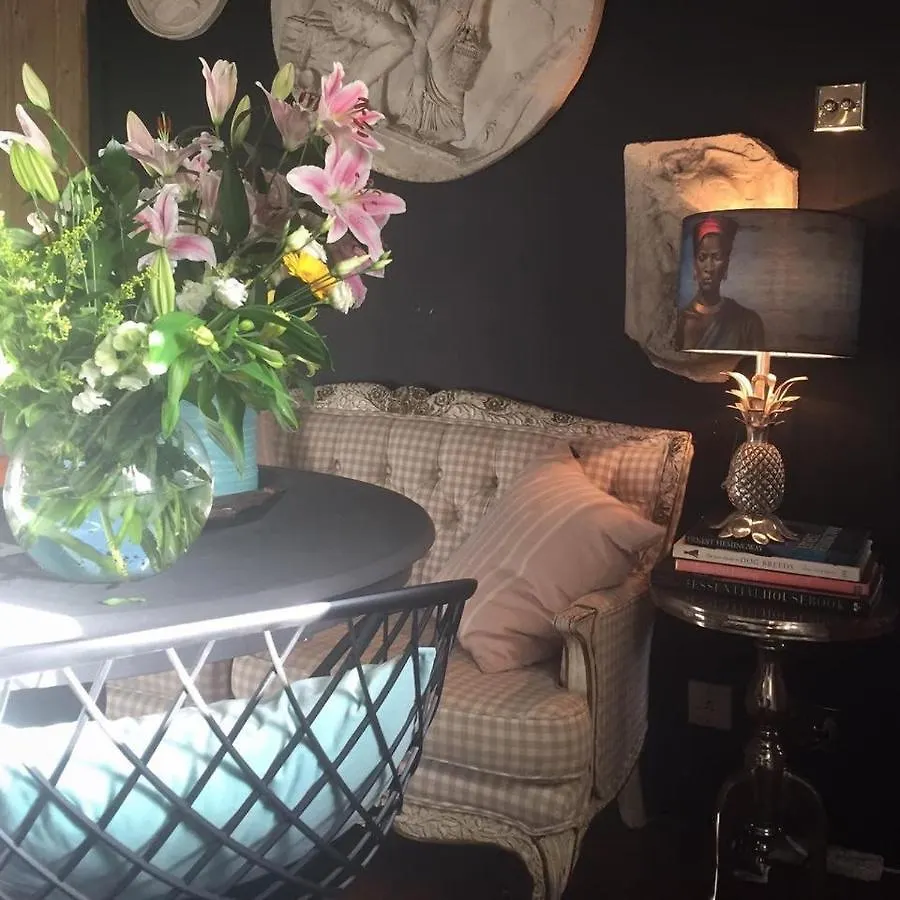 Charming Cottage & Garden Cheltenham